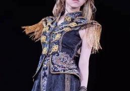 邓紫棋领衔LOL主题曲：歌手跨界电竞谁更胜一筹？