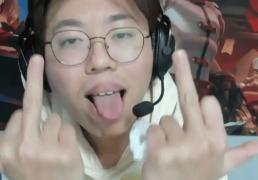 王者(zhě)荣耀(yào)主播嘲讽uzi沒(méi)冠军，并表示一諾(nuò)如(rú)果打LOL，随便碾压faker