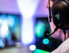 千亿市场争夺战！王者荣耀守中国，LOL手游攻全球，市场优势分析