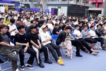 大(dà)湾区电竞迷再聚萬(wàn)江，LOL峡谷传奇观赛派(pài)对落幕