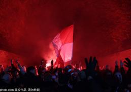 天秀操作！阿森纳官方(fāng)视角：道曼穿裆接马赛回旋，最后挑射破门