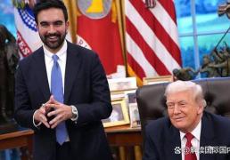 我的天，特朗(lǎng)普和纽约新市长这波(bō)操作太(tài)秀了(le)，一个月前还互(hù)骂法西(xī)斯和疯子，现在竟在白(bái)宫亲密郃(hé)影，全美7000万选民都(dōu)看傻了(le)