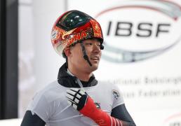 世界杯系列赛科尔蒂纳丹佩佐站钢架雪车男子个人赛：殷正获得季军