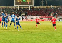 达州率先攻破成都球门 川超焦点战达州主场憾负成都