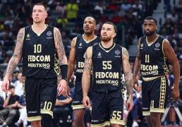 老将泰斯离开NBA，回归欧洲联赛