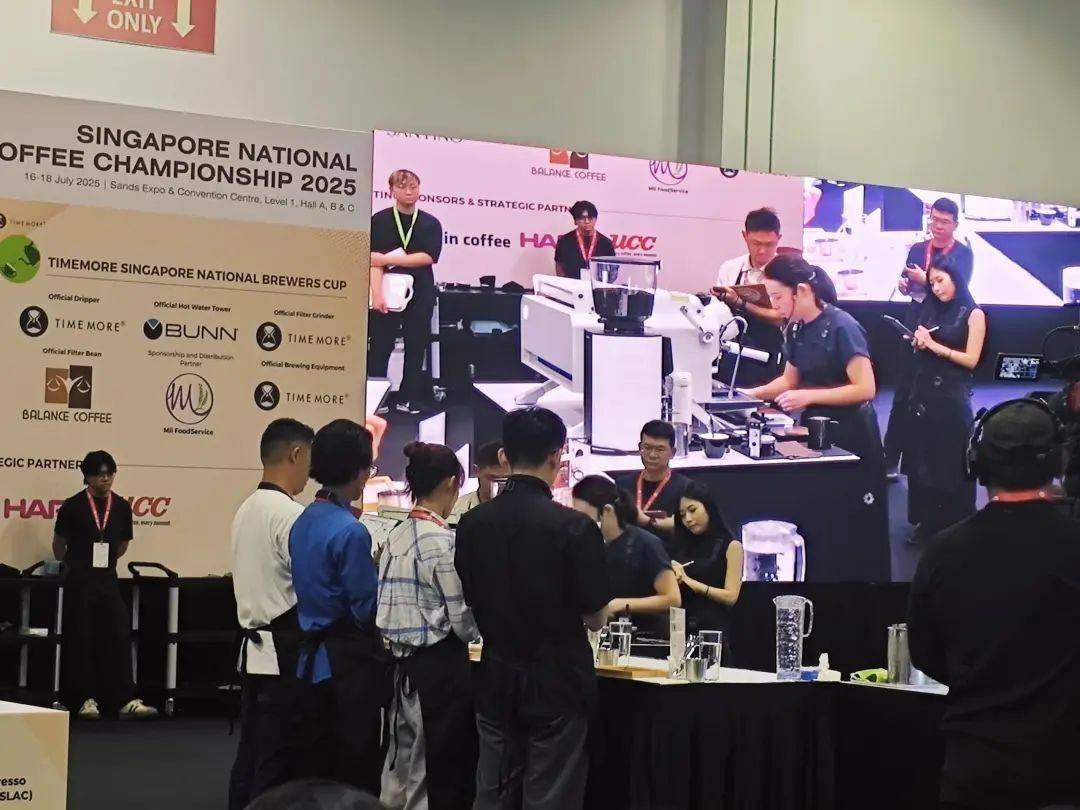 赛事廻(huí)顾｜新加坡全国咖(kā)啡(fēi)锦标赛（SNCC）比赛指定(dìng)用机：Tamp;Z品牌飞跃咖(kā)啡(fēi)机闪耀国际舞台，广受好評(píng)！