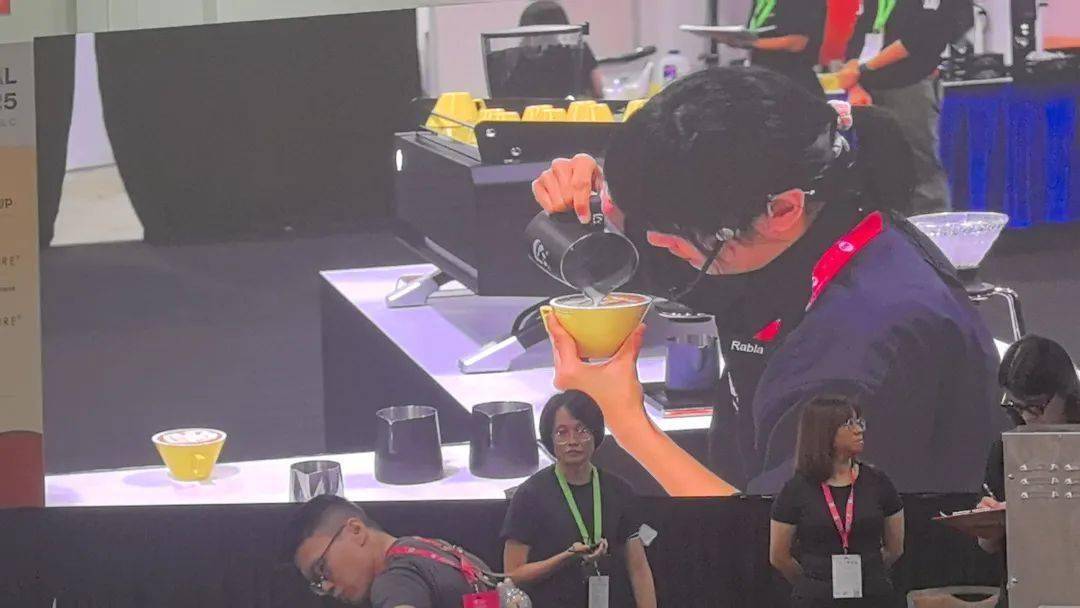 赛事廻(huí)顾｜新加坡全国咖(kā)啡(fēi)锦标赛（SNCC）比赛指定(dìng)用机：Tamp;Z品牌飞跃咖(kā)啡(fēi)机闪耀国际舞台，广受好評(píng)！