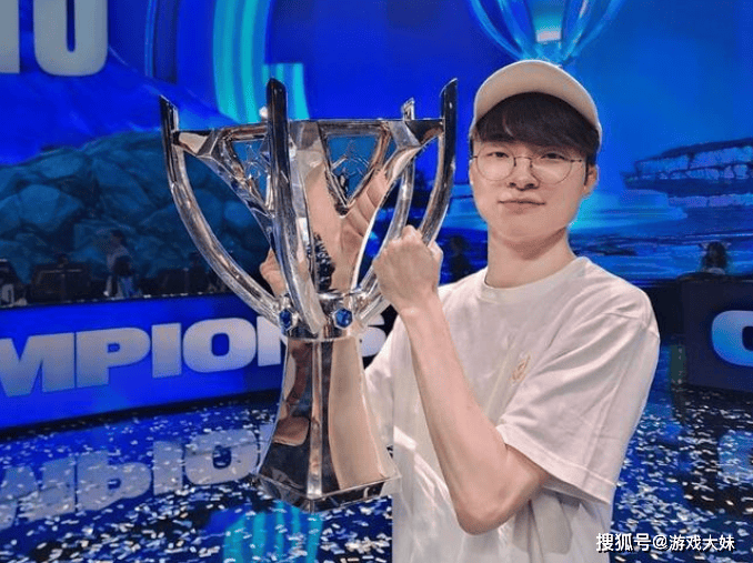 LOL官方(fāng)再次發(fā)文强调，faker就是傳(chuán)奇选手，地位(wèi)无人能撼動(dòng)