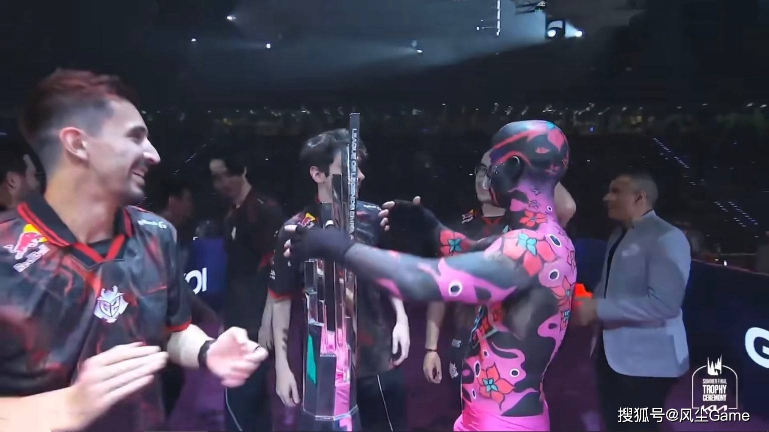 LOL首位联赛15冠王诞生!G2速通MKOI夺冠,S赛种子顺位全部确定