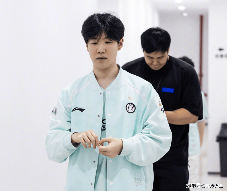 天蚕土豆疑似theshy黑粉，新书内故意嘲讽，吐槽shy哥是断手天王