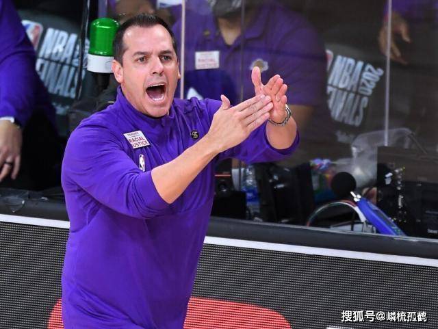 LOL比赛设置局內(nèi)战术暂停?为什(shén)么我覺(jué)得此举很抽象,不可(kě)行!