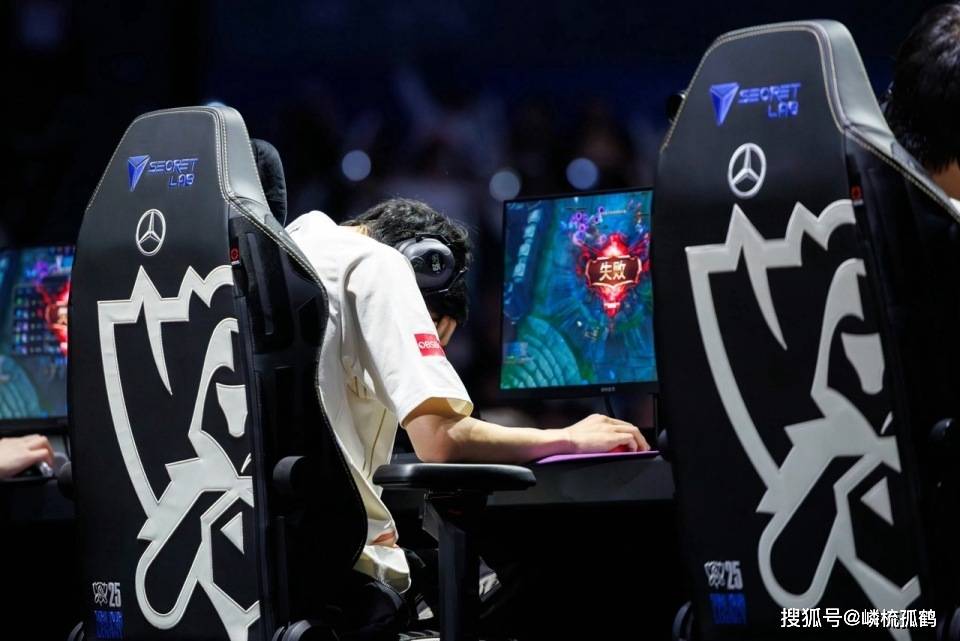 LOL比赛设置局內(nèi)战术暂停?为什(shén)么我覺(jué)得此举很抽象,不可(kě)行!