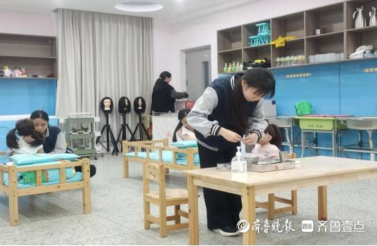 枣莊(zhuāng)经济学校斩获金砖国家技能(néng)发展与技术创新大賽(sài)选拔賽(sài)一等奖