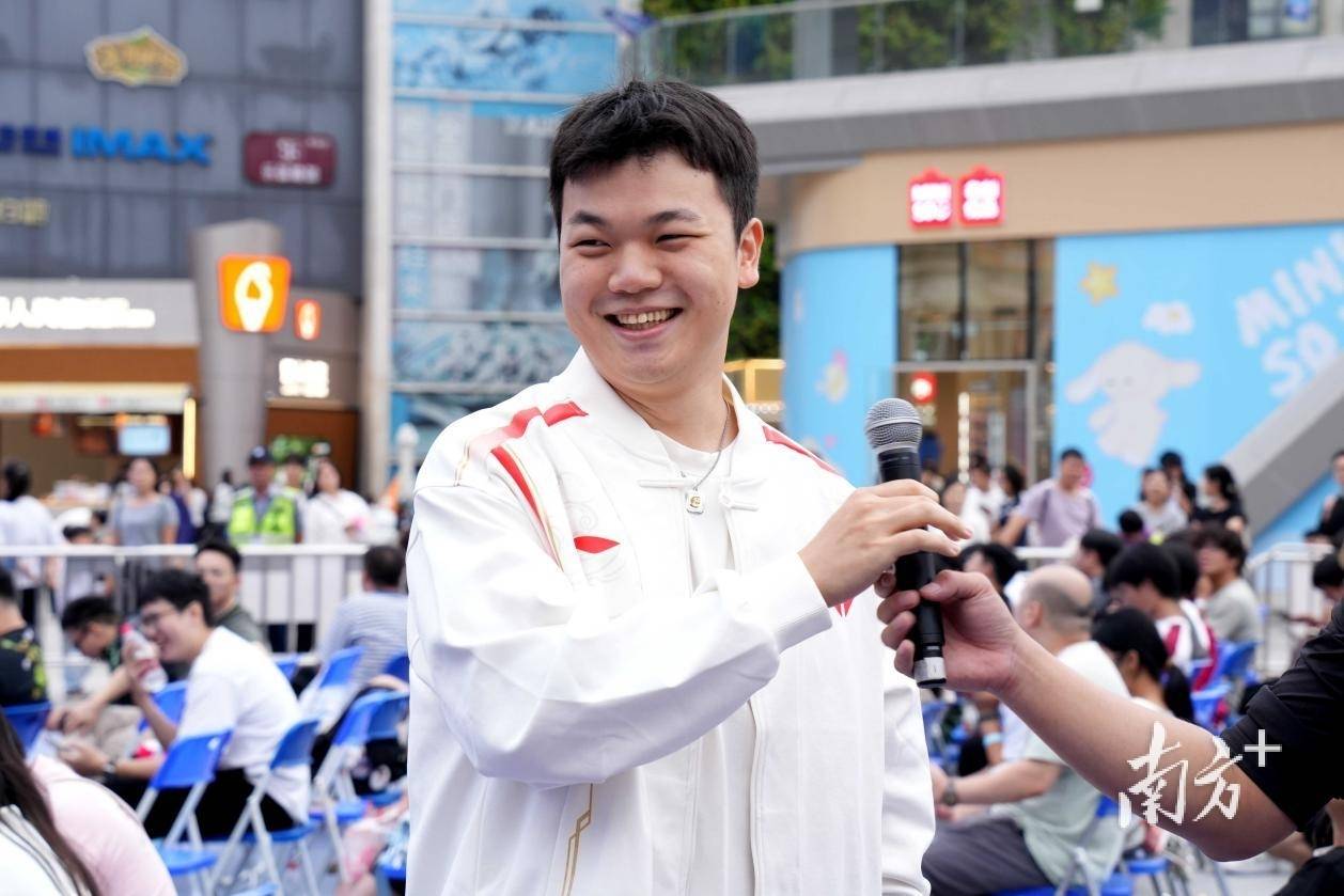 大(dà)湾区电竞迷再聚萬(wàn)江，LOL峡谷传奇观赛派(pài)对落幕