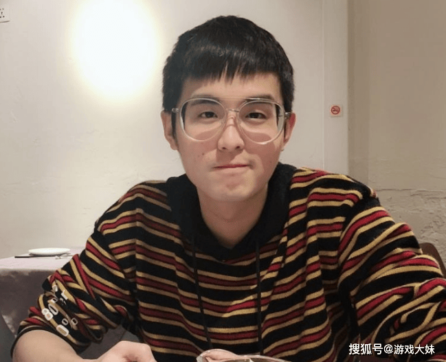 历届LPL最佳解说盘點(diǎn)，米勒(lēi)获得3次，有一人(rén)能力强卻(què)始(shǐ)終(zhōng)拿不(bù)到奖