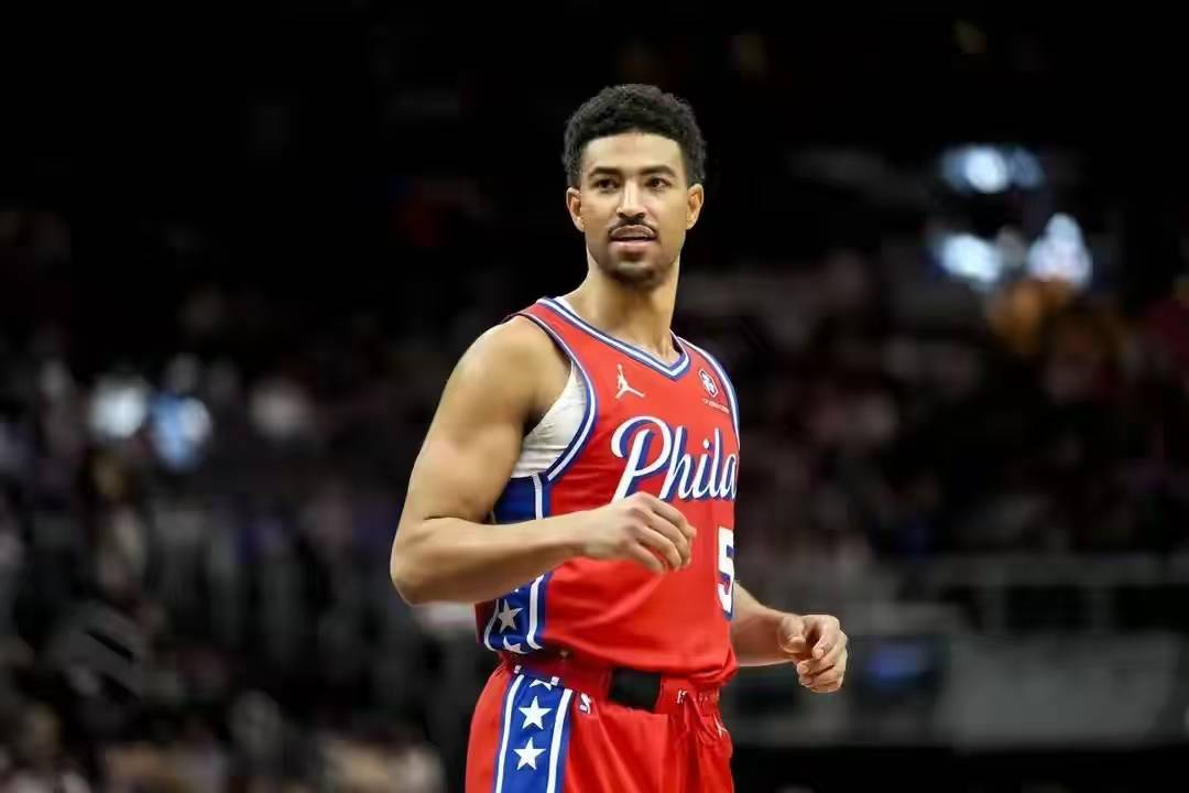 库明加别不知足！22+5仅获870万合同，比库明加强，被76人坑苦