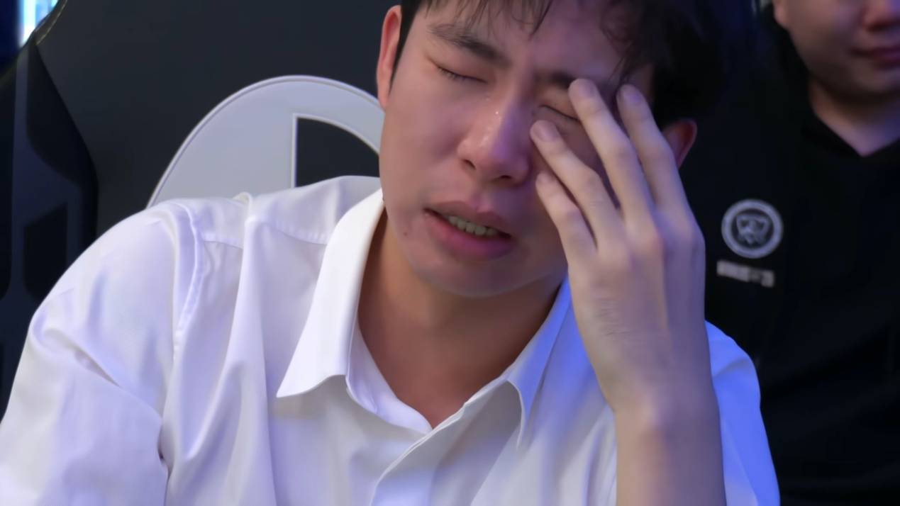 LPL上演绝望一幕！解说现场痛哭，二路哀声一片，真正的末日来了