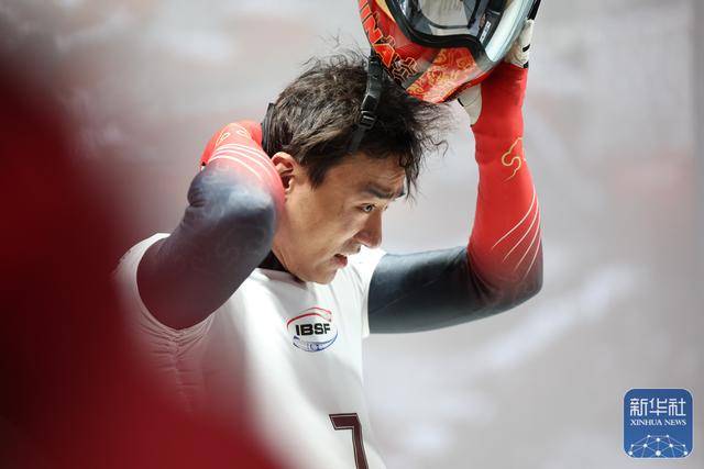 殷正获鋼(gāng)架雪(xuě)車(chē)世界杯系(xì)列赛科尔蒂纳丹珮(pèi)佐站(zhàn)男子个人赛季(jì)军